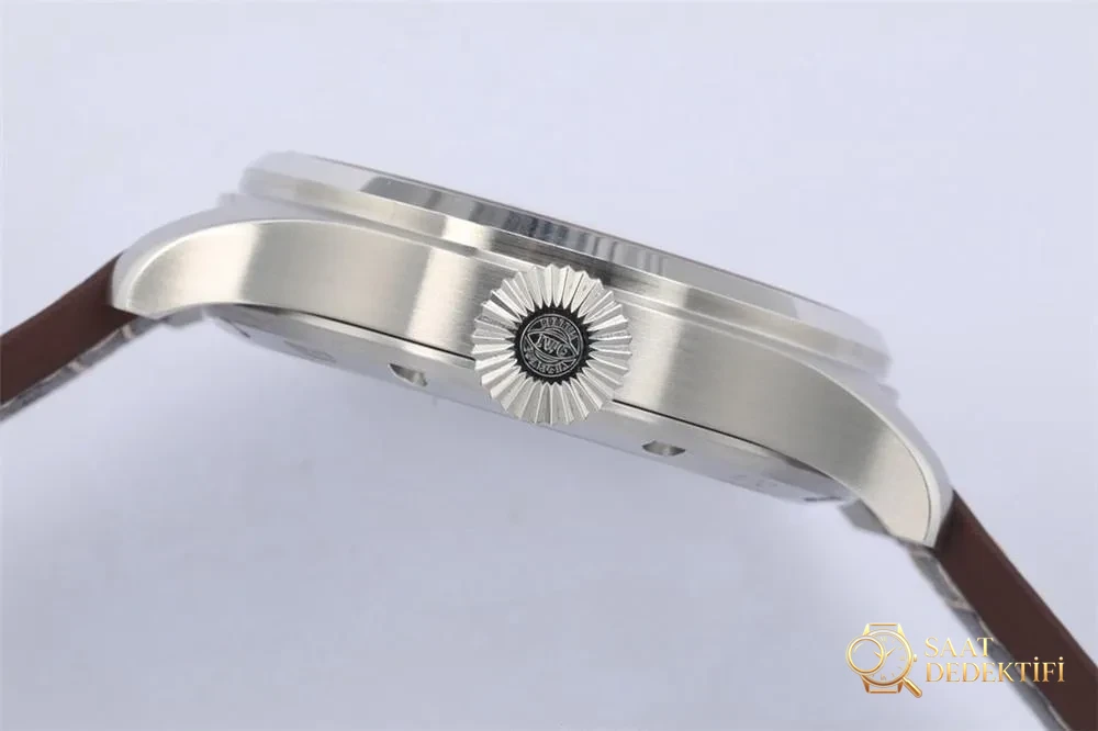BBR Factory IWC Küçük Prens Pilot serisi IW590302 tourbillon replika saat - Bilekte Duruş ve Kasa Orantısı