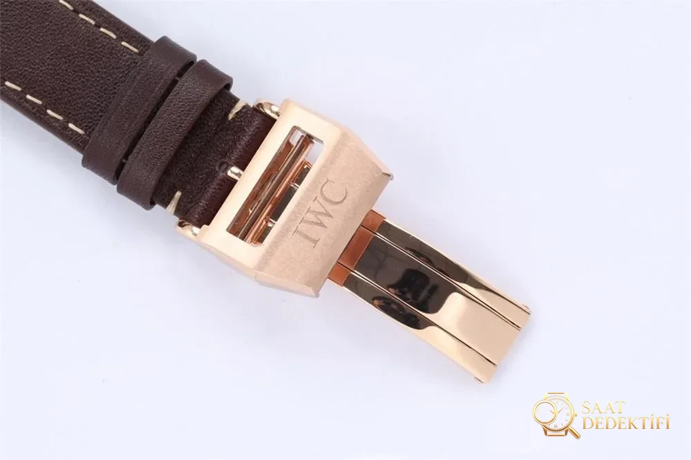 BBR Factory IWC Küçük Prens Pilot Serisi IW590303 Tourbillon Replika Saat, Rose Gold Renk - Mekanizma Zemberek ve Balans Detayı