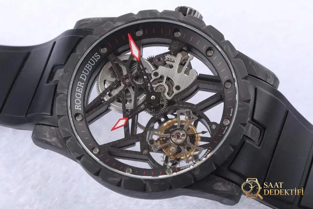 BBR Factory Karbon Fiber Roger Dubuis DBEX0577 Tourbillon Excalibur Serisi Kol Saati - Kasa Profili ve Kurma Kolu İncelemesi