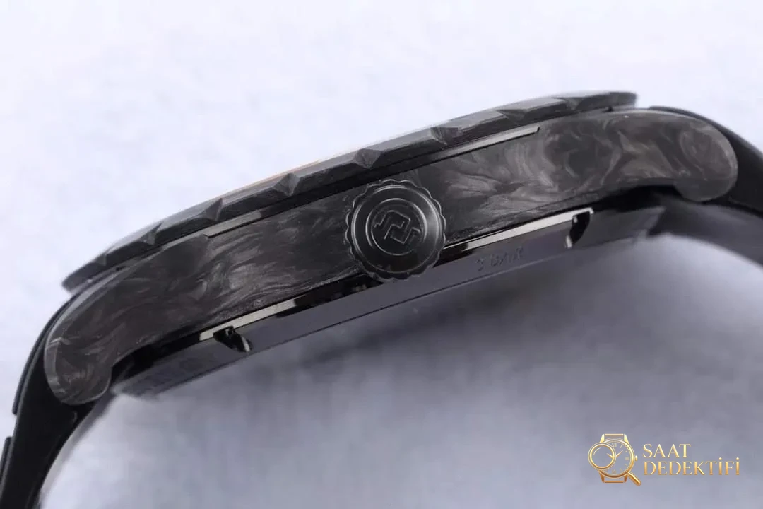 BBR Factory Karbon Fiber Roger Dubuis DBEX0577 Tourbillon Excalibur Serisi Kol Saati - Makro Kadran ve İndeks İşçiliği