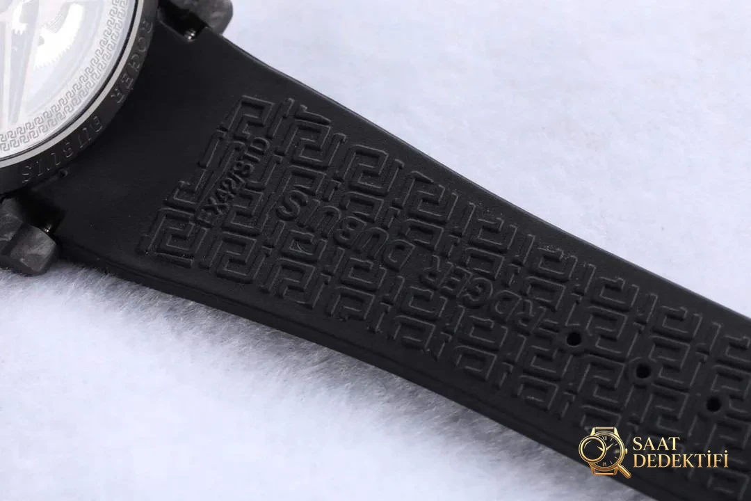 BBR Factory Karbon Fiber Roger Dubuis DBEX0577 Tourbillon Excalibur Serisi Kol Saati - Fosfor ve Super-LumiNova Gece Görünümü