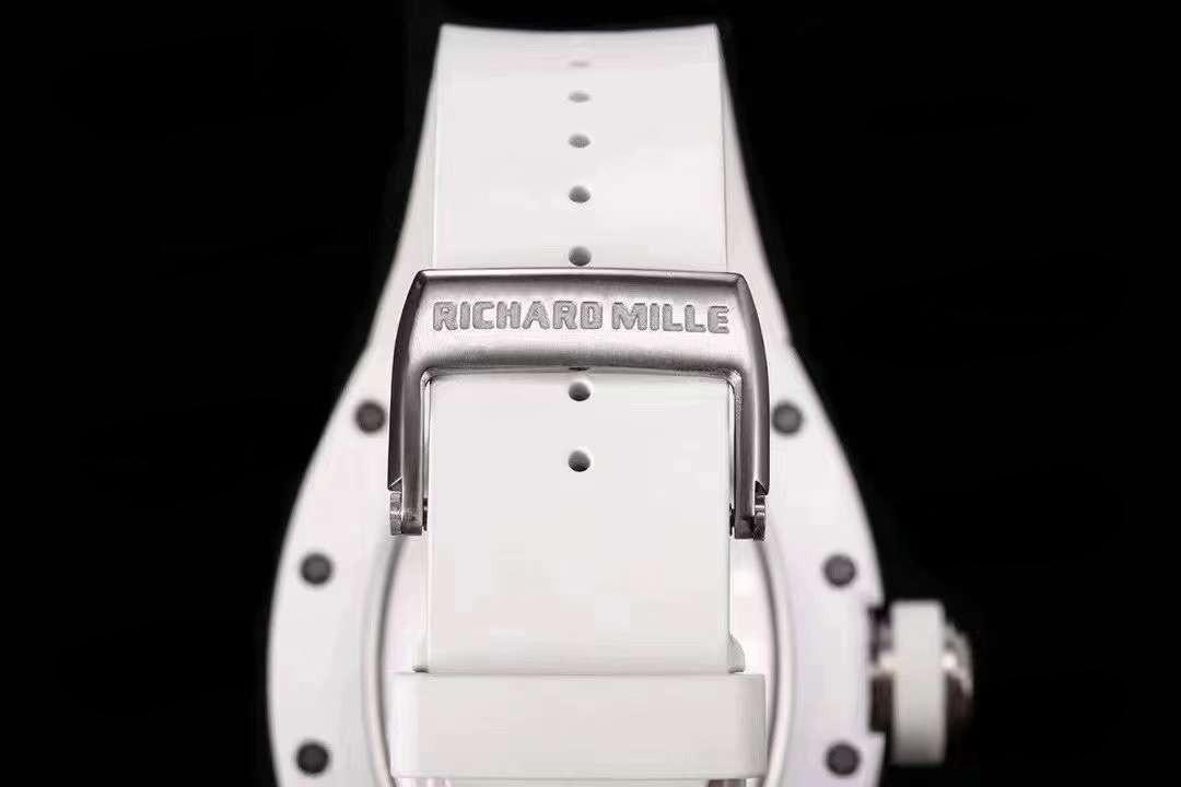 BBR Factory Richard Mille RM055 Beyaz Seramik, Tek Parça Mekanizma, Balans Çarkı Gerçekten Çalışıyor — 9. fotoğraf