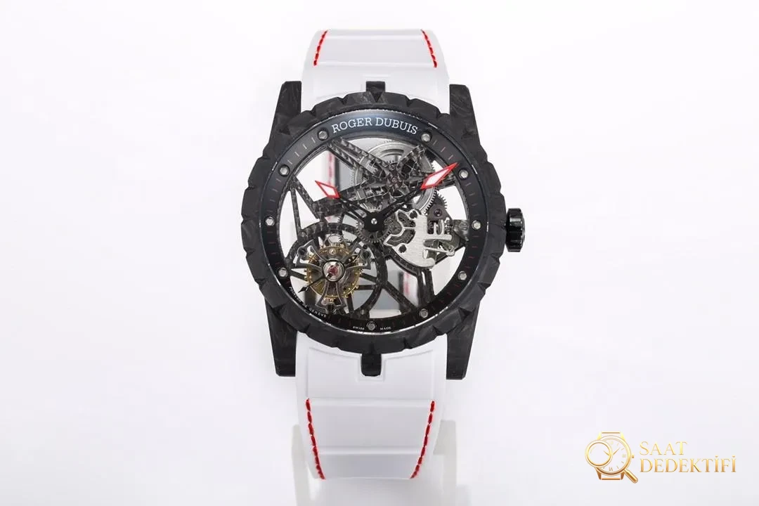 BBR Factory Roger Dubuis 0577 Tourbillon V4 sürümünde neler geliştirildi? - Yan Profil ve Kordon Bağlantısı