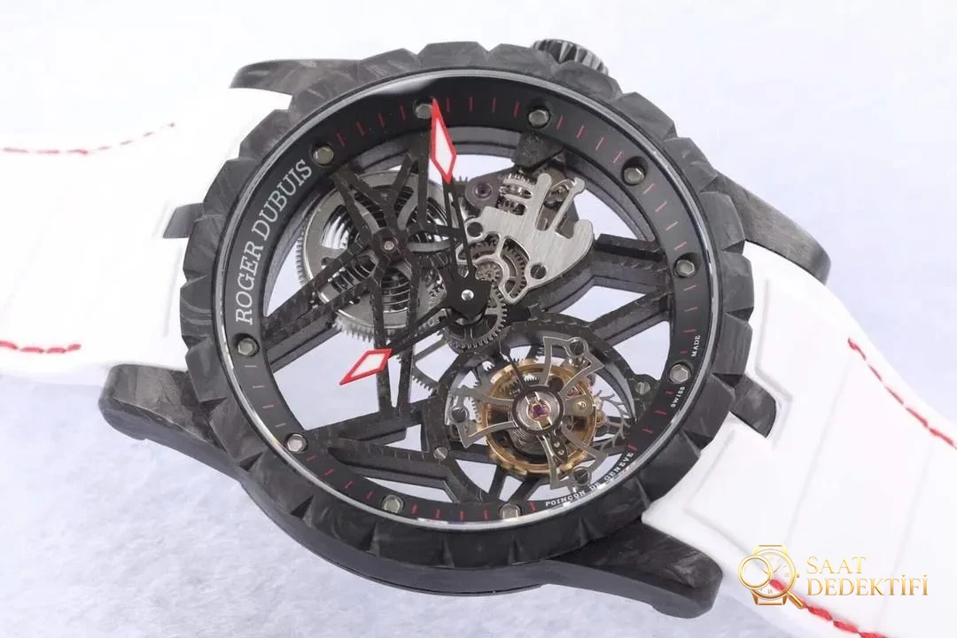 BBR Factory Roger Dubuis Excalibur DBEX0577 tourbillon karbon fiber saat - Kasa Profili ve Kurma Kolu İncelemesi