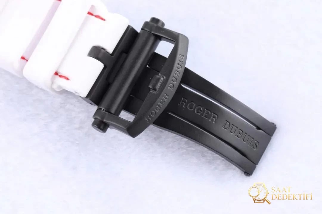 BBR Factory Roger Dubuis Excalibur DBEX0577 tourbillon karbon fiber saat - Fosfor ve Super-LumiNova Gece Görünümü