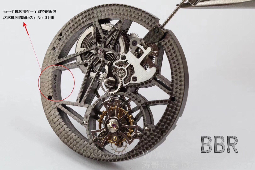 BBR Factory V3 versiyon Roger Dubuis Kral serisi RDDBEX0393 tourbillon replika saatinde neler yükseltildi? — 3. fotoğraf