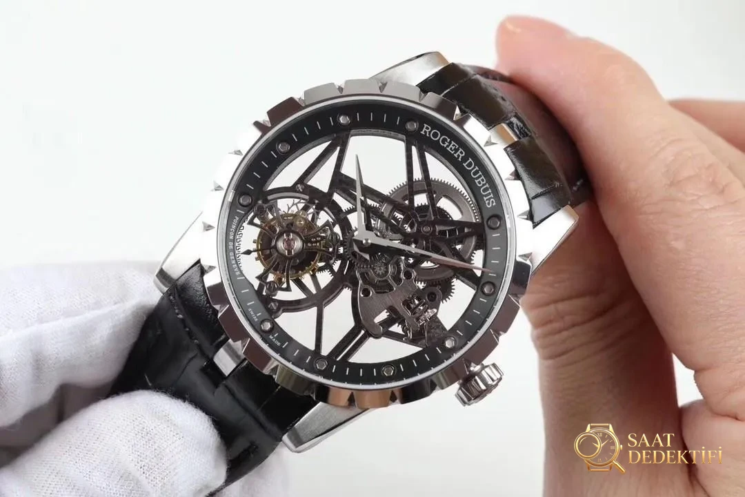 BBR Factory V3 versiyon Roger Dubuis Kral serisi RDDBEX0393 tourbillon replika saatinde neler yükseltildi? - Mekanizma Zemberek ve Balans Detayı