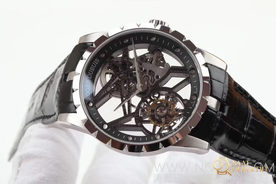 BBR Factory V3 versiyon Roger Dubuis Kral serisi RDDBEX0393 tourbillon replika saatinde neler yükseltildi? - Yan Profil ve Kordon Bağlantısı