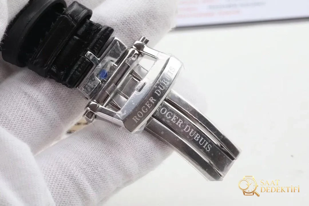 BBR Factory V3 versiyon Roger Dubuis Kral serisi RDDBEX0393 tourbillon replika saatinde neler yükseltildi? - Bilezik Bakla Ayrımı ve Pim Yapısı