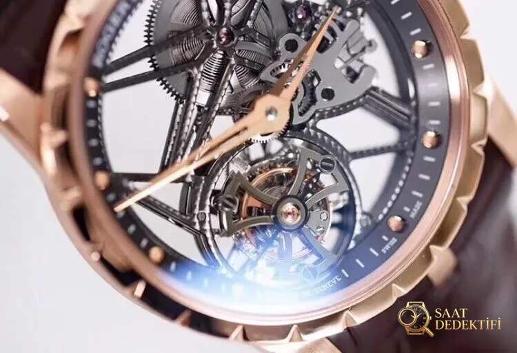 BBR Factory V3 versiyon Roger Dubuis Kral serisi RDDBEX0393 tourbillon replika saatinde neler yükseltildi? - Cam Yansıma Önleyici (AR) Kaplama