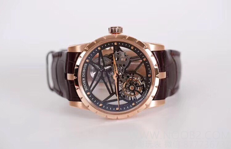 BBR Factory V3 versiyon Roger Dubuis Kral serisi RDDBEX0393 tourbillon replika saatinde neler yükseltildi? — 19. fotoğraf