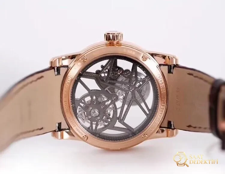 BBR Factory V3 versiyon Roger Dubuis Kral serisi RDDBEX0393 tourbillon replika saatinde neler yükseltildi? - Arka Kapak Gravür ve Seri Numarası