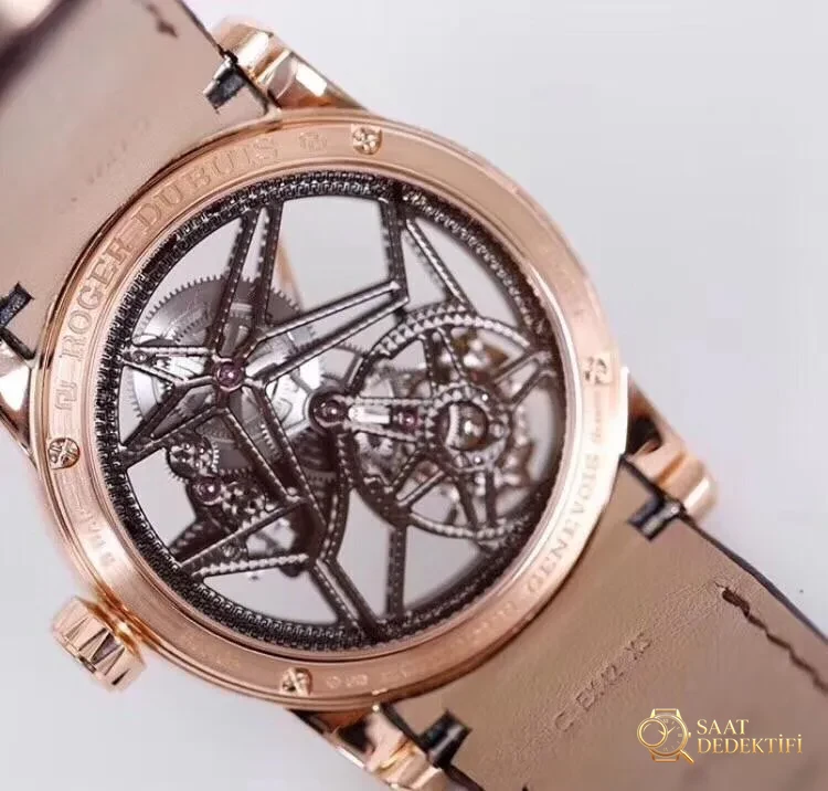 BBR Factory V3 versiyon Roger Dubuis Kral serisi RDDBEX0393 tourbillon replika saatinde neler yükseltildi? - Tepe Kilit Mekanizması ve Conta Yapısı