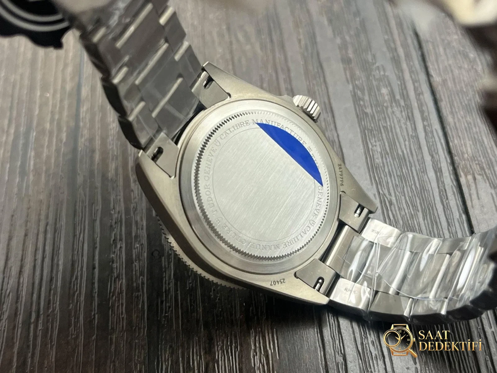 Bileğin yeni gözdesi! Tudor Pelagos 39, şehirli dalış saati efsanesini yeniden yorumluyor - Fosfor ve Super-LumiNova Gece Görünümü