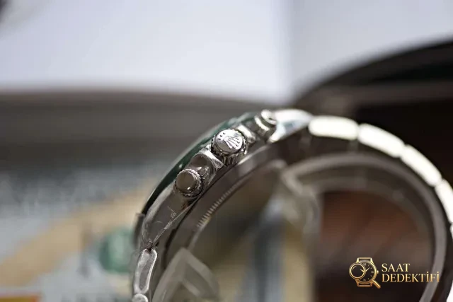 Replika Rolex Daytona Kurma Kolu ve Kronograf Butonları