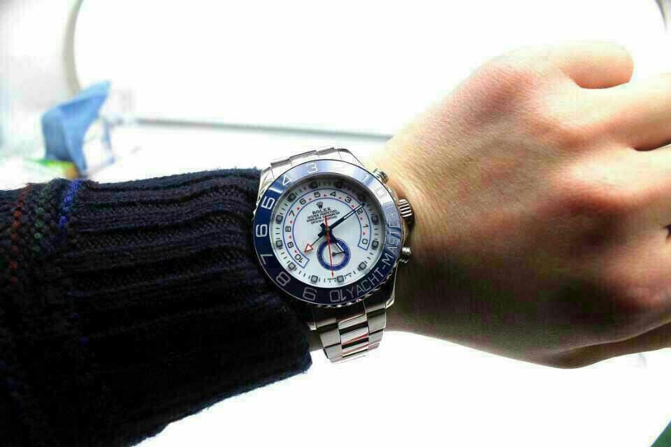 Replika Rolex Yacht-Master II 116680 Kol Üstü Çekim