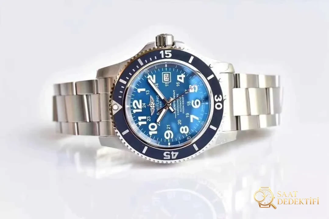 Breitling Superocean II Serisi Saat V1 V2 Karşılaştırması - Kadran Detayı ve Bezel İşçiliği