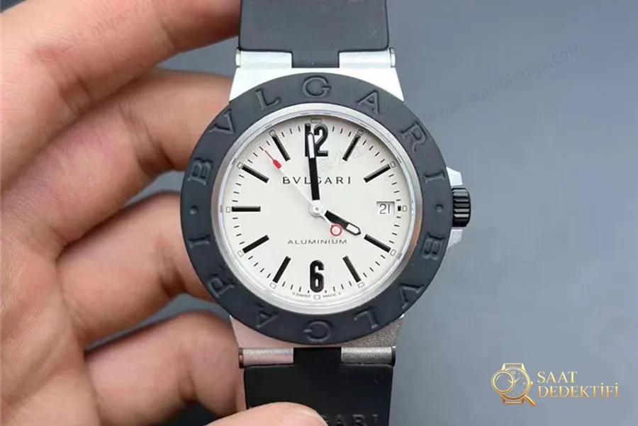 BV Factory Bulgari 103539 iş birliği modeli incelemesi - Kadran Detayı ve Bezel İşçiliği