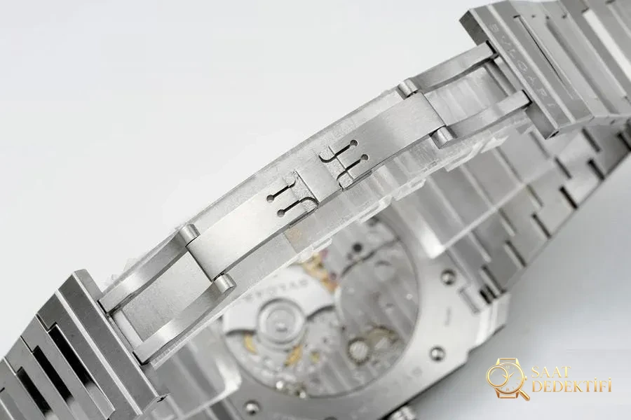 BV Factory Bvlgari Octo Finissimo serisi (siyah kadran) ultra ince kol saati incelemesi - Fosfor ve Super-LumiNova Gece Görünümü