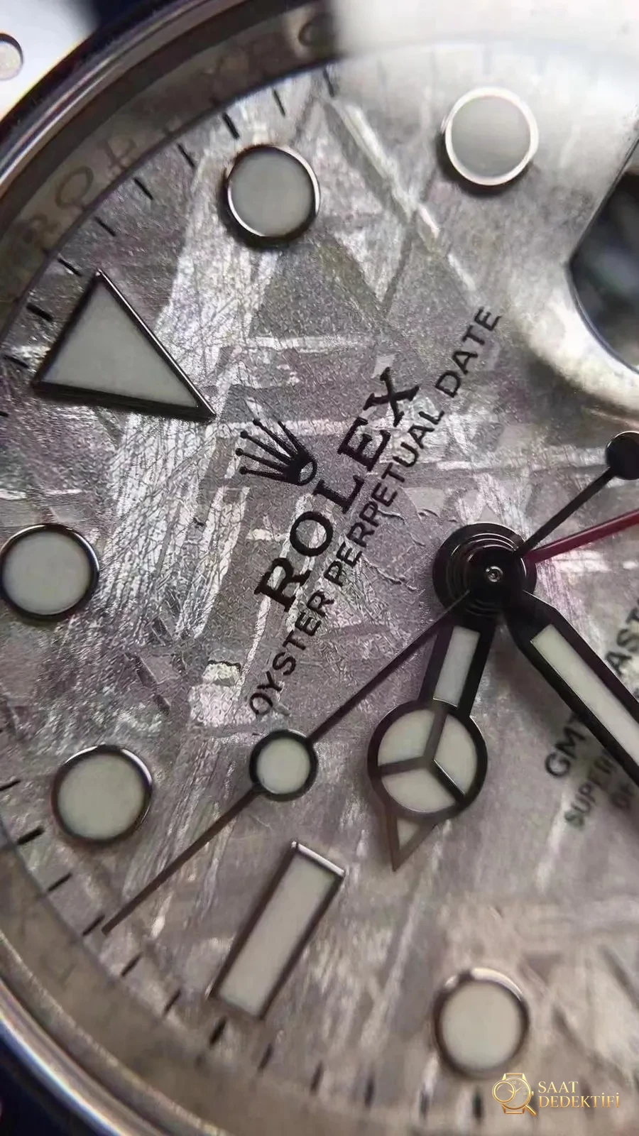 C+ fabrikası Rolex GMT kola bezelli göktaşı kadranlı 3285 mekanizmalı model: Fonksiyonlar birebir tutacak mı? - Kasa Çeliği ve Polisaj Kalitesi