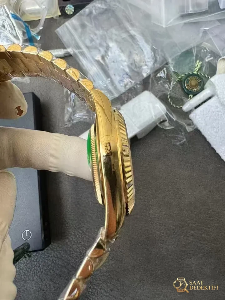 CBD Factory Day-Date - Tepe Koruması ve Ayar Fonksiyonu