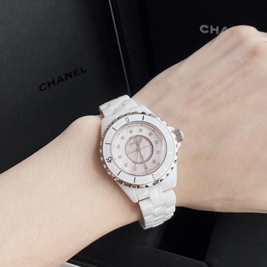 CHANEL J12 Elmas Taşlı Beyaz Kadın Kol Saati İncelemesi — 1. fotoğraf