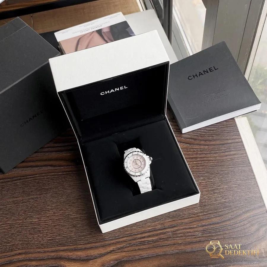 CHANEL J12 Elmas Taşlı Beyaz Kadın Kol Saati İncelemesi - Bilekte Duruş ve Kasa Orantısı