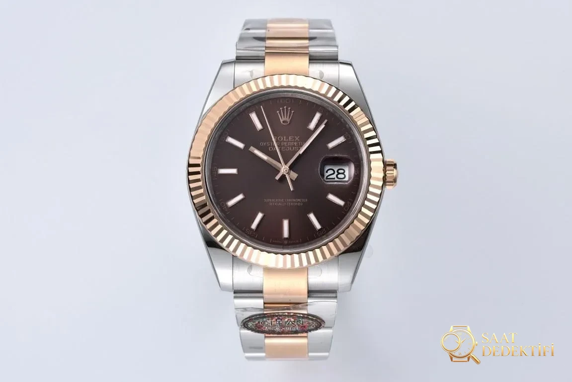 CLEAN Fabrikası 41 mm Two-Tone Datejust: Göz Alıcı Yeni Model - Yan Profil ve Kordon Bağlantısı