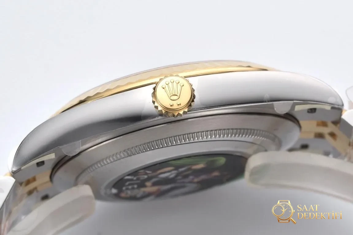 CLEAN Fabrikası 41 mm Two-Tone Datejust: Göz Alıcı Yeni Model - Genel Açı ve Koleksiyon Duruşu