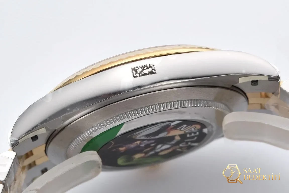 CLEAN Fabrikası 41 mm Two-Tone Datejust: Göz Alıcı Yeni Model - Kasa Arka Yivleri ve Sızdırmazlık Contası
