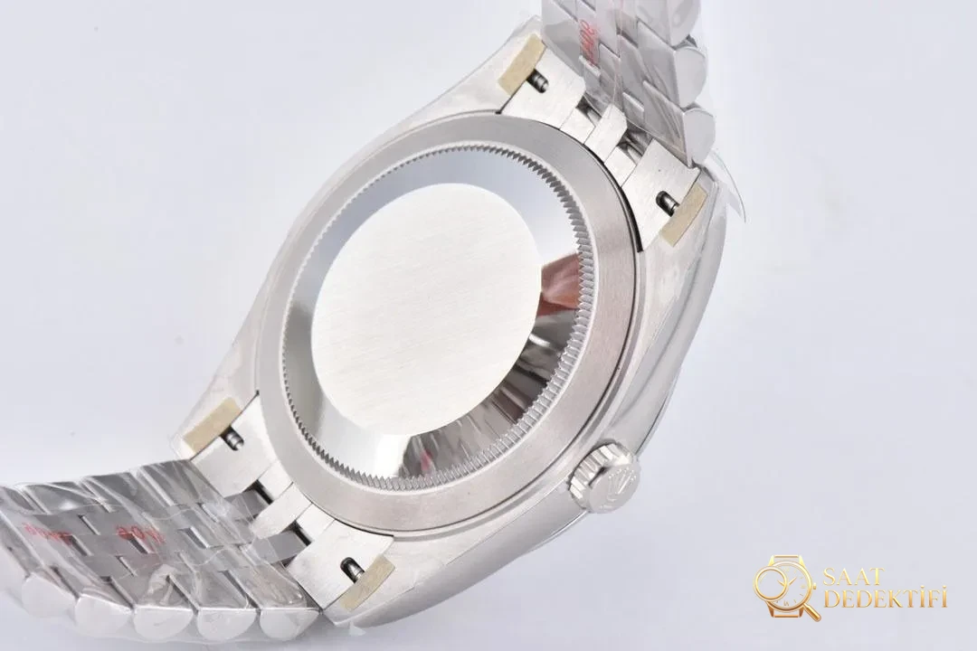 [CLEAN Factory 2025 öne çıkan öneri]Rolex 126334 Datejust kol saati, üstün işçilikle klasiği yeniden yorumluyor! - Safir Kristal Cam Eğimi ve Yansıması