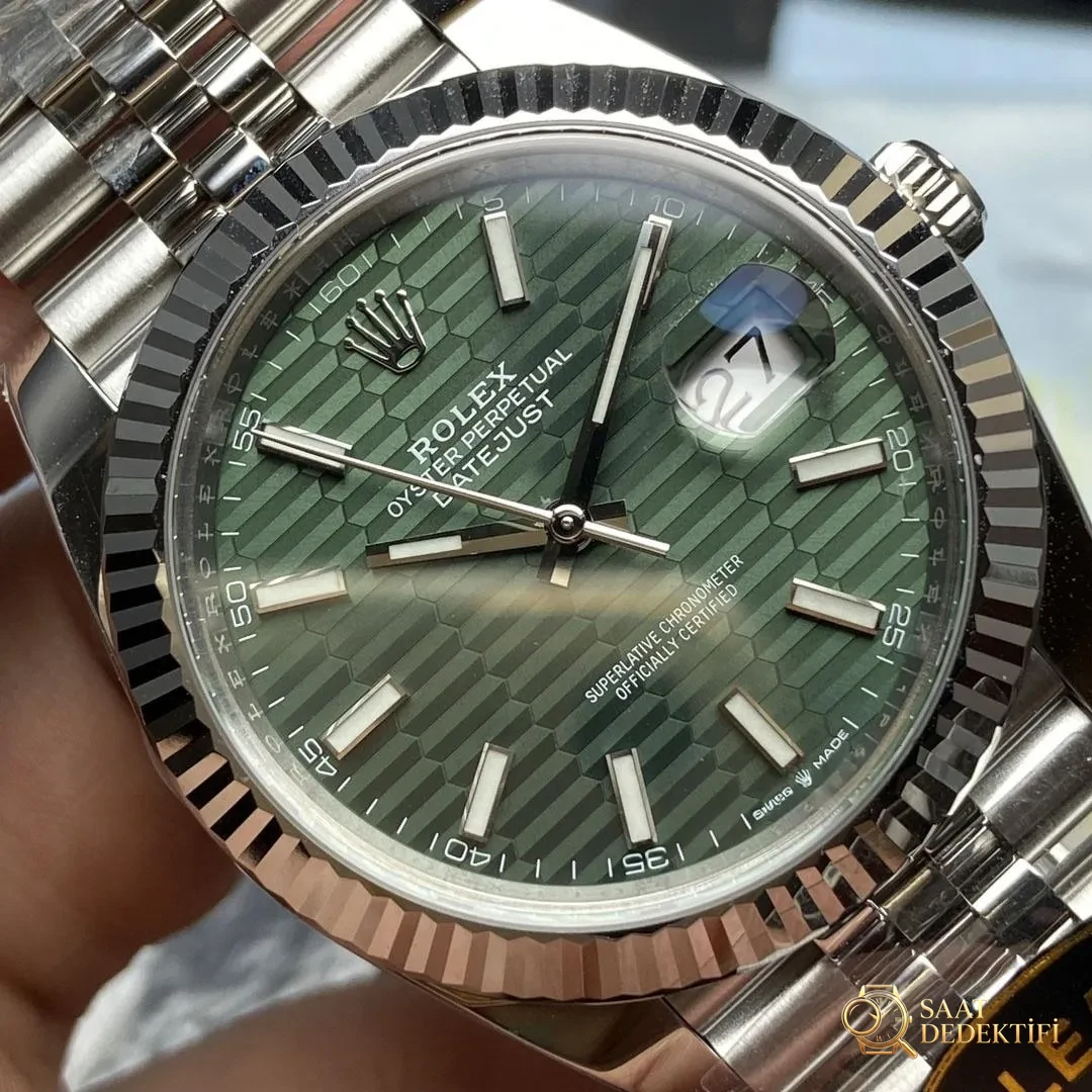 [CLEAN Factory 2025 öne çıkan öneri]Rolex 126334 Datejust kol saati, üstün işçilikle klasiği yeniden yorumluyor! - Bezel İçi Rehaut Gravürü ve Hizalaması