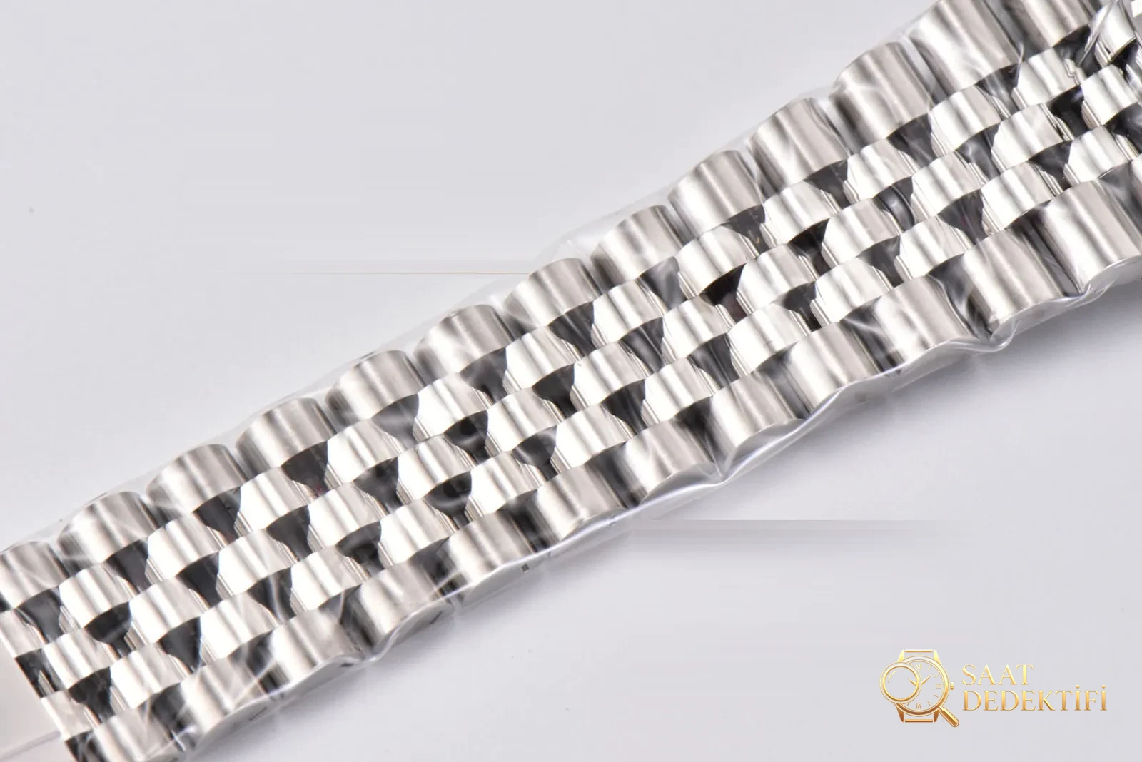 [CLEAN Factory 2025 öne çıkan öneri]Rolex 126334 Datejust kol saati, üstün işçilikle klasiği yeniden yorumluyor! - Arka Safir Cam Altında Kalibre Detayı