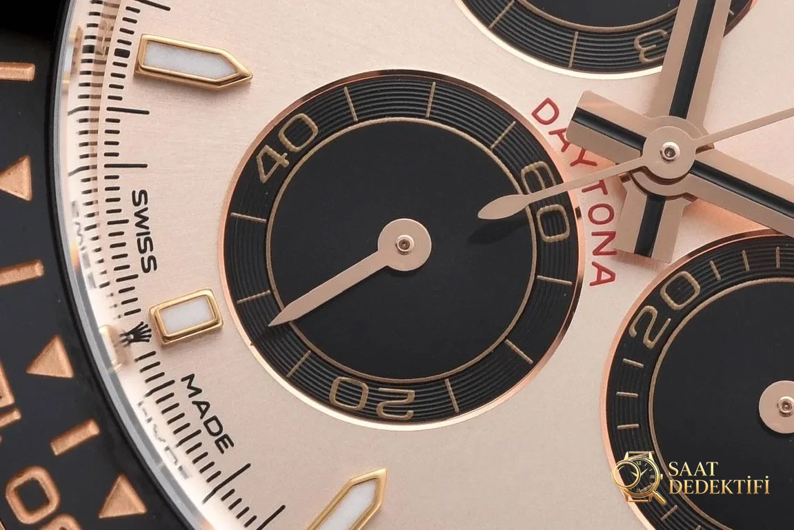 [Clean Factory 2025 Yılın Çalışması | Rolex Daytona 4131 mekanizma «Victoria Beckham modeli» gerçek-replika karşılaştırması nihai analizi] - Arka Kapak Gravür ve Seri Numarası