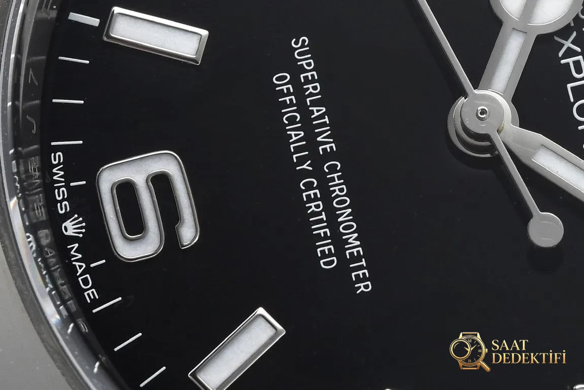[Clean Factory 2025 Yılın Çalışması | Rolex Daytona 4131 mekanizma «Victoria Beckham modeli» gerçek-replika karşılaştırması nihai analizi] - Arka Kapak Gravür ve Seri Numarası