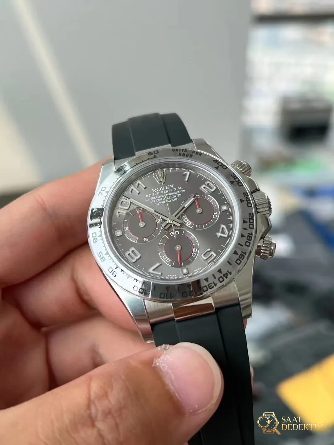 Clean Factory Fabrikasından Yeni Daytona - Arka Kapak ve Mekanizma Detayı