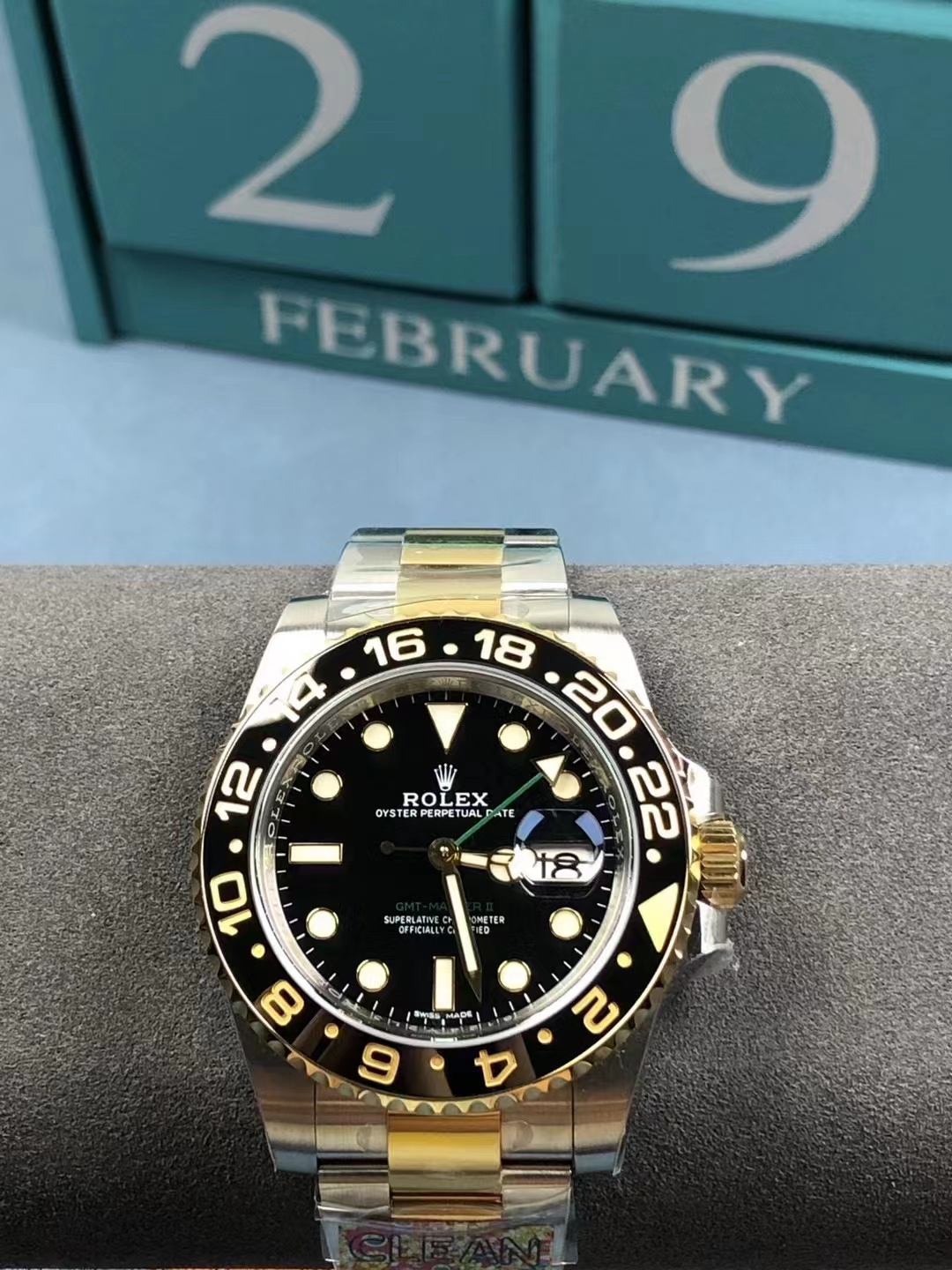 Replika Rolex GMT-Master II 116713LN İki Renk