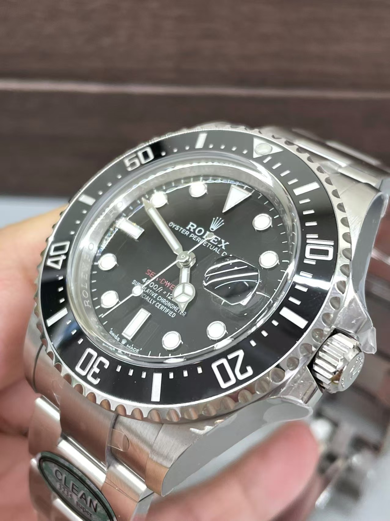 Clean Rolex Sea-Dweller 126600 Replika