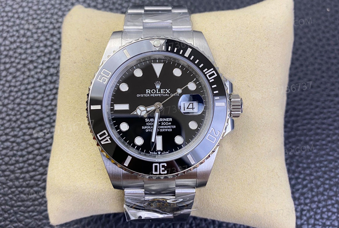 Clean Rolex 126610 Submariner Black Bay 41 mm — 1. fotoğraf