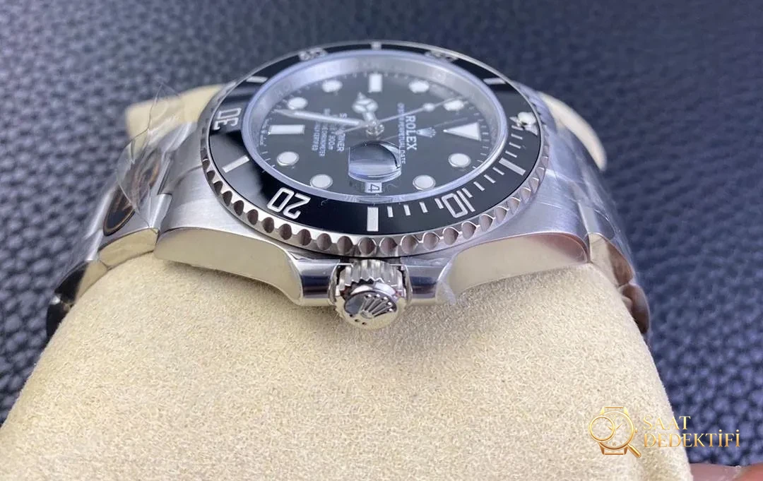 Clean Rolex 126610 Submariner Black Bay 41 mm - Bilezik, Toka ve Klips Mekanizması