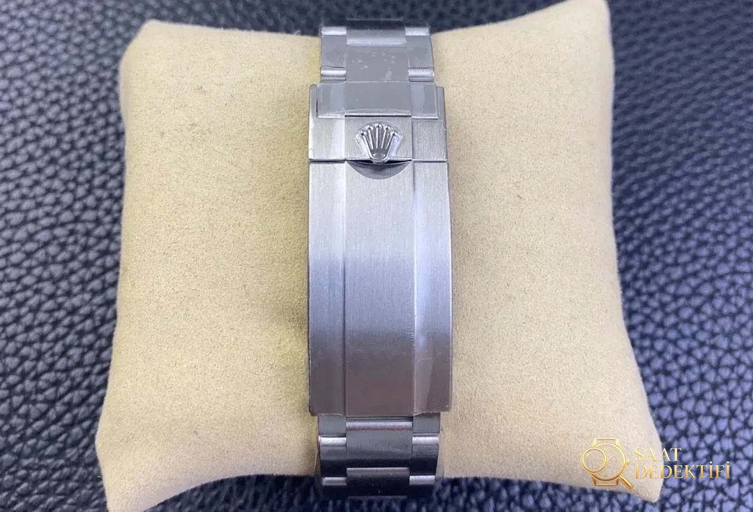 Clean Rolex 126610 Yeşil Su Hayaleti 41 mm - Mekanizma Zemberek ve Balans Detayı