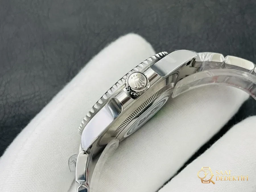 Clean Rolex 2022 Piyasadaki En Üst Versiyon Yeşil Su Hayaleti 40 MM Seri Kol Saati - Klips Kilidi ve Lazer Damgalar