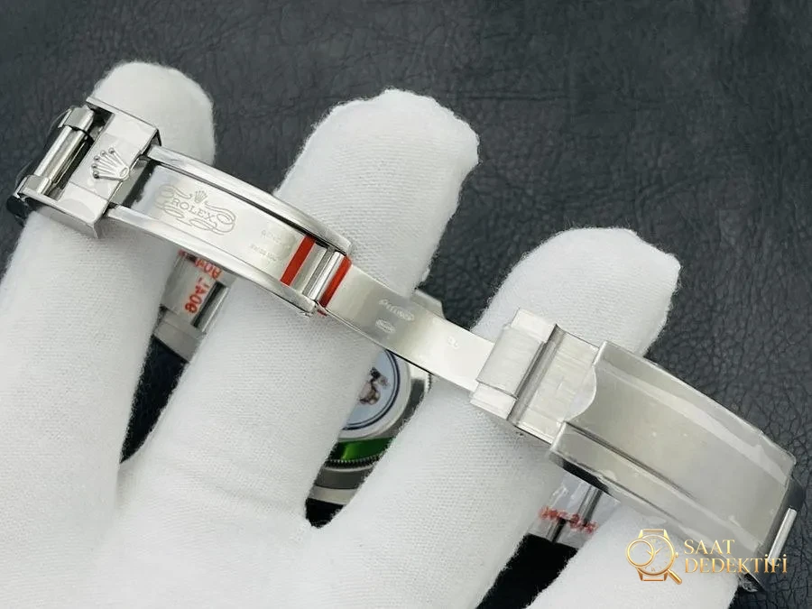 Clean Rolex 2022 Piyasadaki En Üst Versiyon Yeşil Su Hayaleti 40 MM Seri Kol Saati - Bilekte Duruş ve Kasa Orantısı