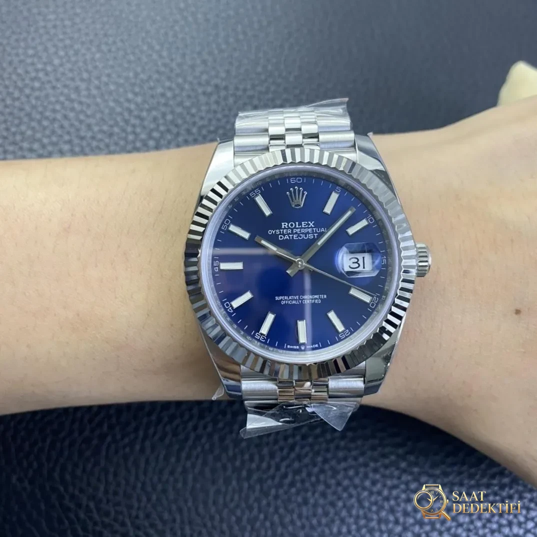 Clean Rolex Datejust 126334 replika saatin 3235 mekanizmasının kalitesi nasıl? - Yan Profil ve Kordon Bağlantısı