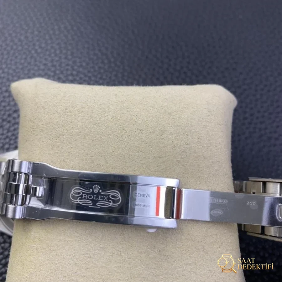 Clean Rolex Datejust Serisi m126334 (Siyah Kadran) Kol Saati - Mekanizma Zemberek ve Balans Detayı