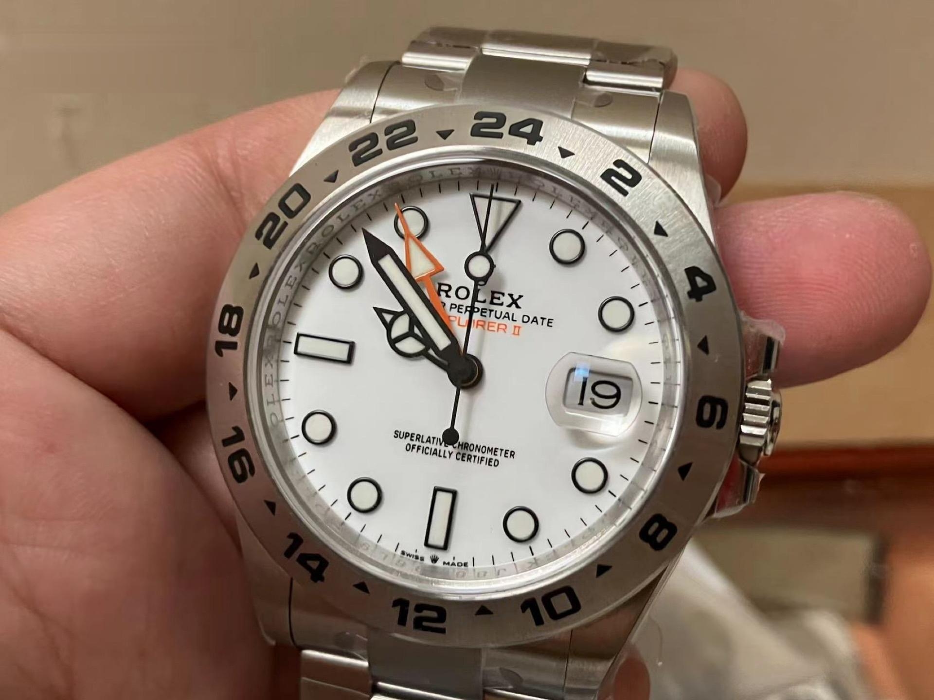 Clean Rolex Explorer II 226570 — güncellenmiş Explorer II, versiyona uygun E harfi — 4. fotoğraf