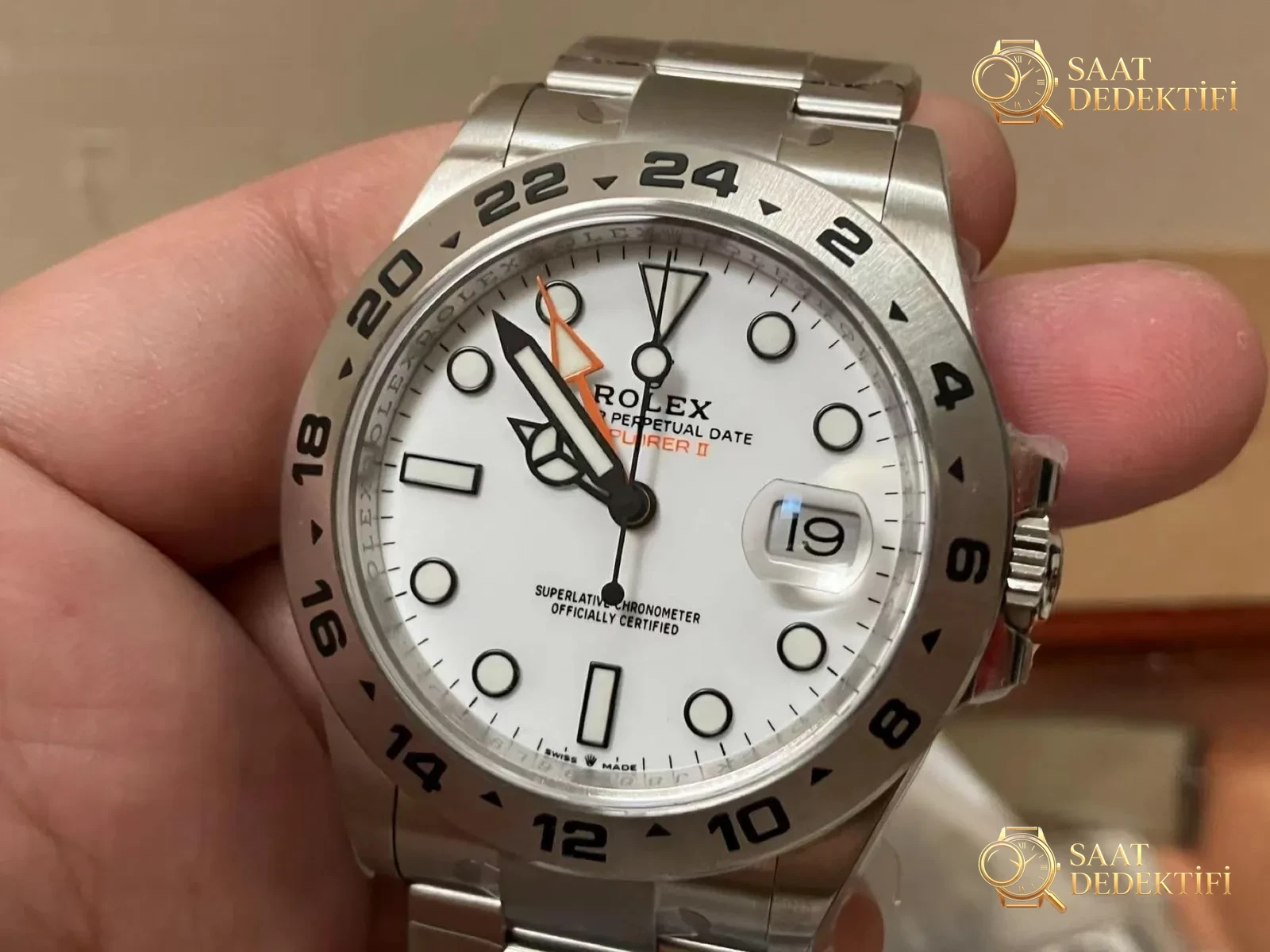 Clean Rolex Explorer II 226570 — güncellenmiş Explorer II, versiyona uygun E harfi - Arka Kapak ve Mekanizma Detayı