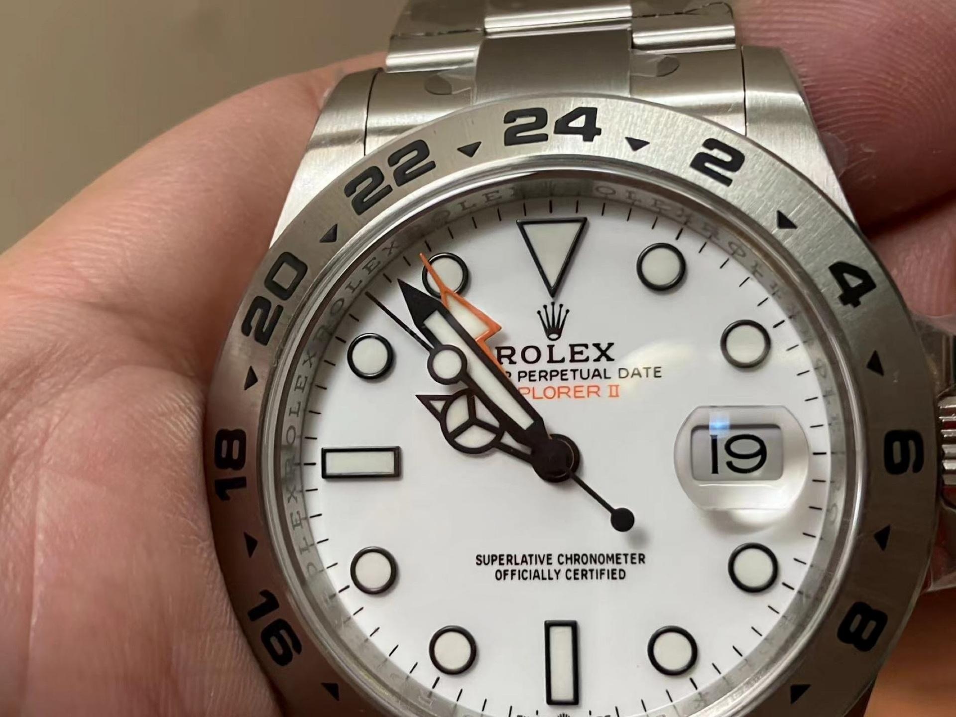 Clean Rolex Explorer II 226570 — güncellenmiş Explorer II, versiyona uygun E harfi — 5. fotoğraf
