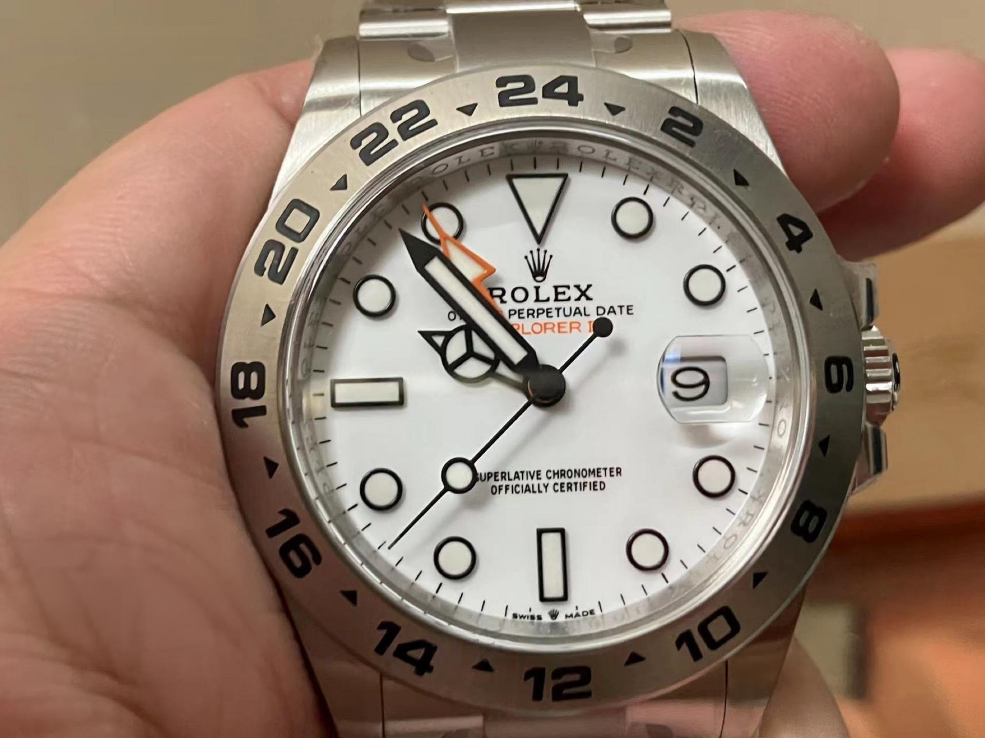 Clean Rolex Explorer II 226570 — güncellenmiş Explorer II, versiyona uygun E harfi — 7. fotoğraf