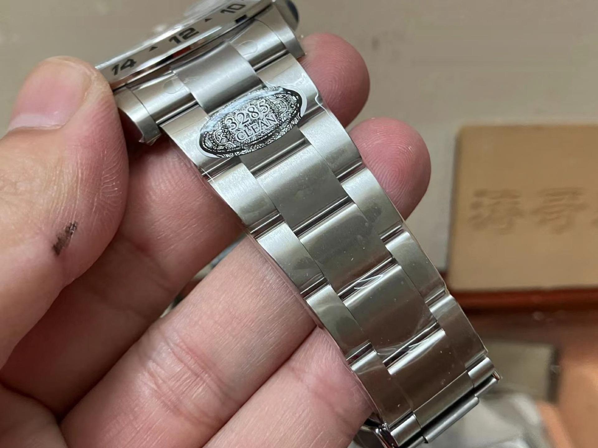 Clean Rolex Explorer II 226570 — güncellenmiş Explorer II, versiyona uygun E harfi — 8. fotoğraf